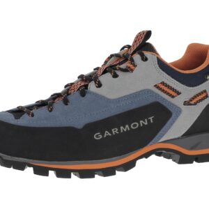 Ein blauer, grauer und schwarzer Garmont Wanderschuh mit orangefarbenen Akzenten, inspiriert von Ötztaler Wanderwegen.