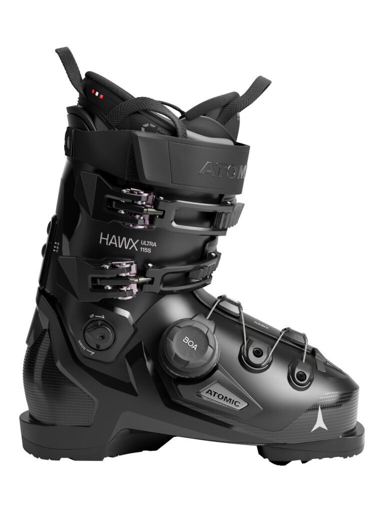 Schwarzer Atomic Hawx Ultra 115S Skischuh mit silbernen Schnallen, inspiriert von Ötztaler Performance.