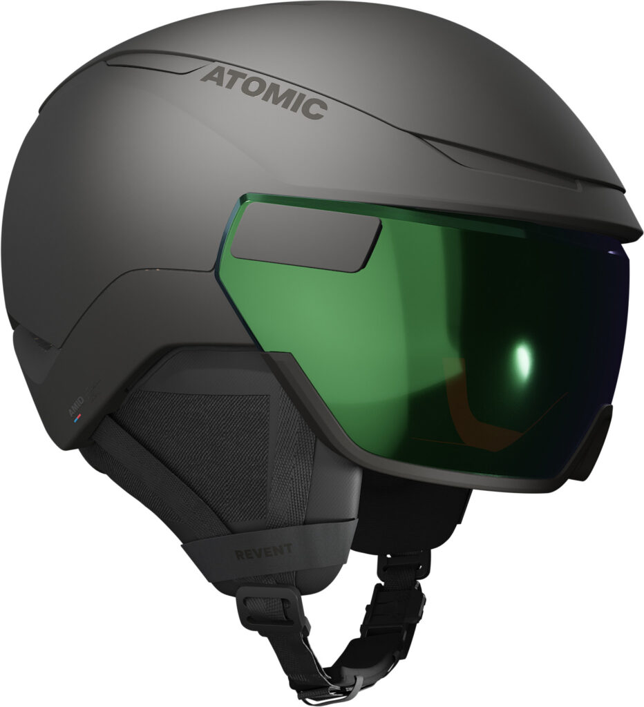 Mattschwarzer Skihelm mit grünem Visier, Atomic-Logo, inspiriert vom Geist des Ötztals.