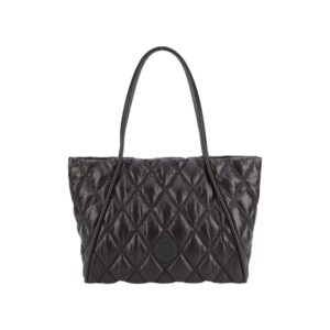 Schwarze, gesteppte Tragetasche mit zwei langen Henkeln und einem runden Ötztal-Logo auf der Vorderseite.